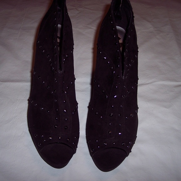 Guess Black Studded Suede Leather Ankle Boots 11M - Picture 1 of 7